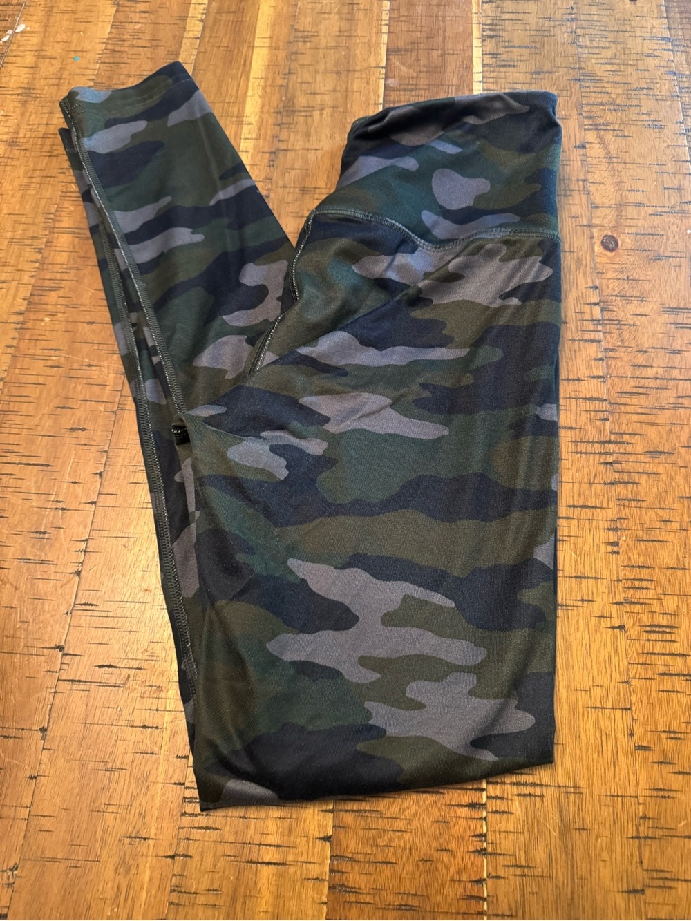 SO Camouflage Leggings in Green and Black